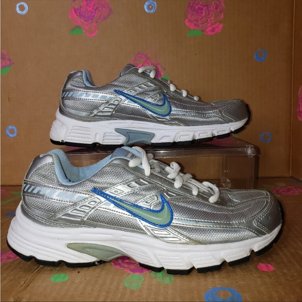 Vintage Nike Initiator Walking Running Shoes
Metallic Silver Blue Sneakers 8